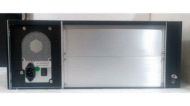 4uATX黑色机箱-后